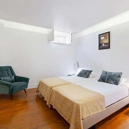 Apartment Bica 10